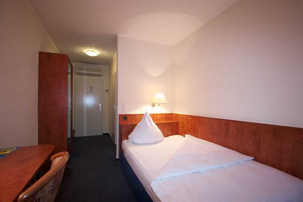 Falk Hotel Frankfurt nad Menem Zewnętrze zdjęcie